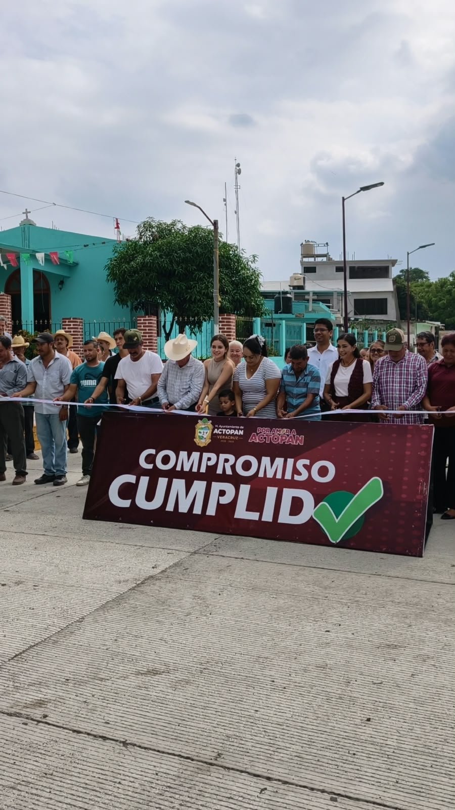 Más actopeños beneficiados; Lalo Utrera entrega pavimentación en Flor Blanca