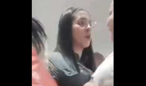 [Video]Escolta de Gobernadora Rocío Nahle encara a activista de pacientes oncológicos Cora Rodríguez