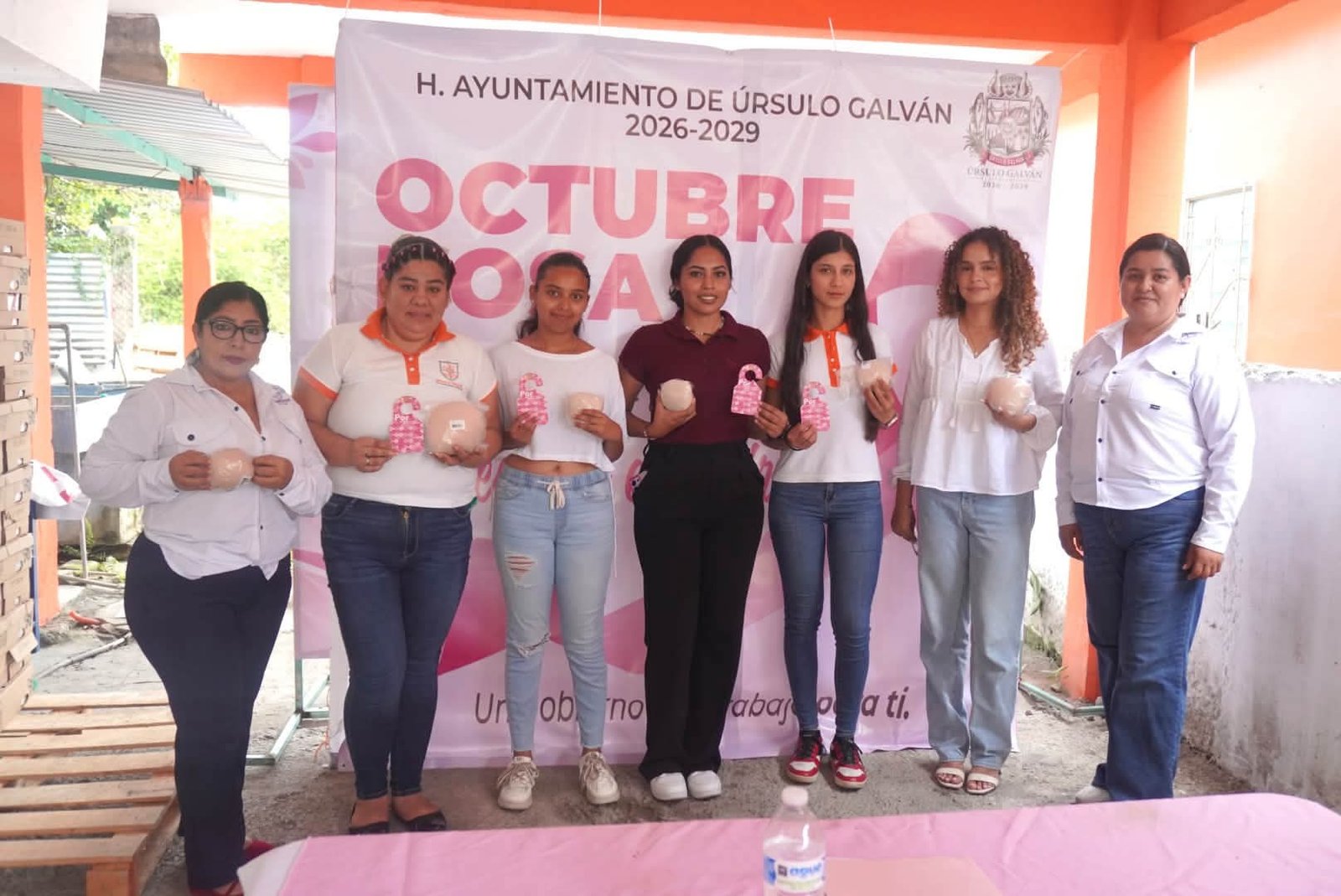 Prevenir es vivir; IMMUJER Úrsulo Galván elabora prótesis mamarias artesanales