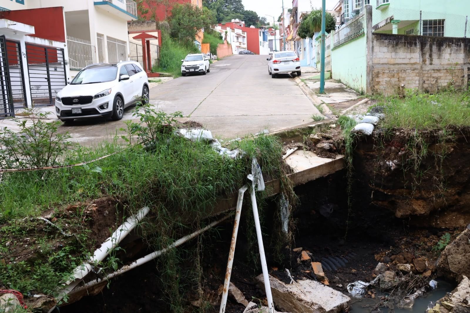 50 años de abandono en la prolongación José Mancisidor de Xalapa; 100 familias en riesgo