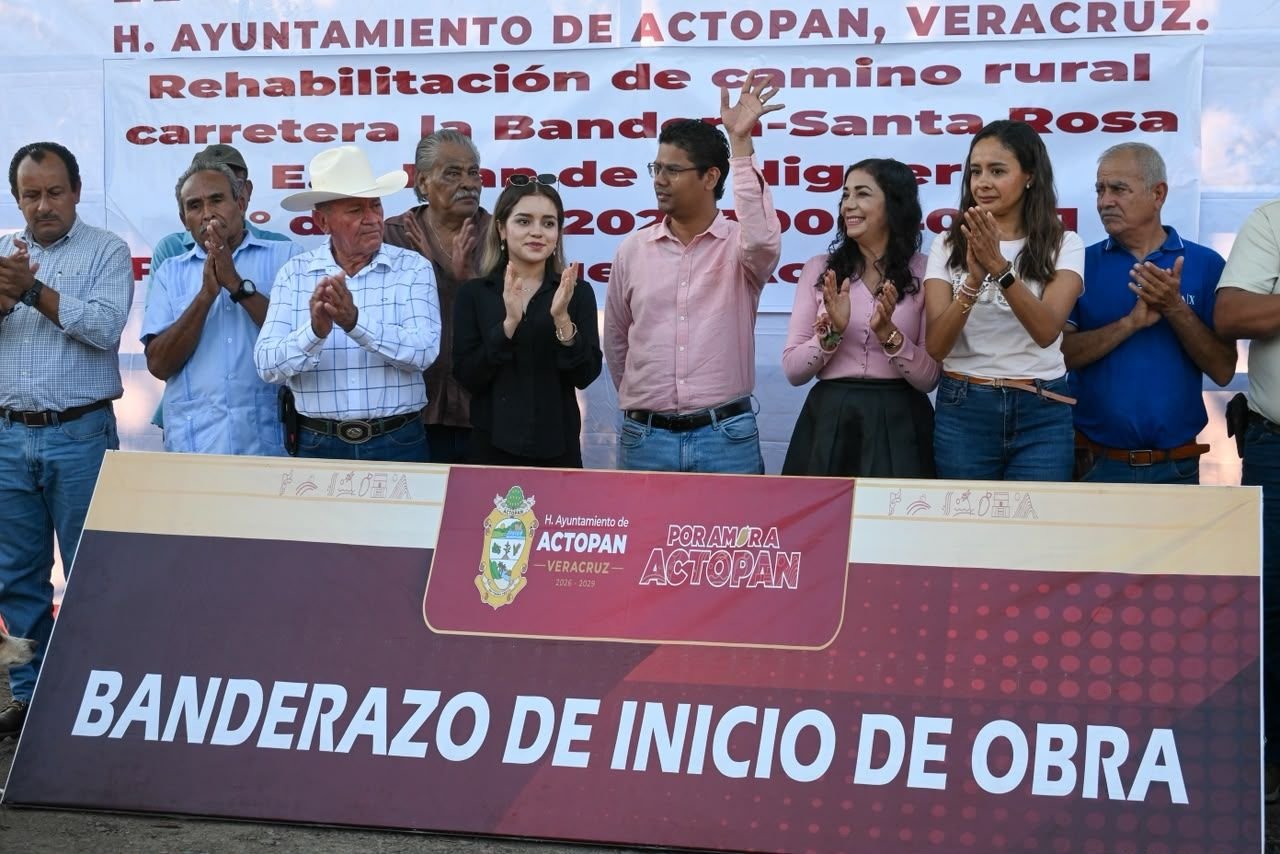 Lalo Utrera inicia obra de rehabilitación en camino rural de Actopan