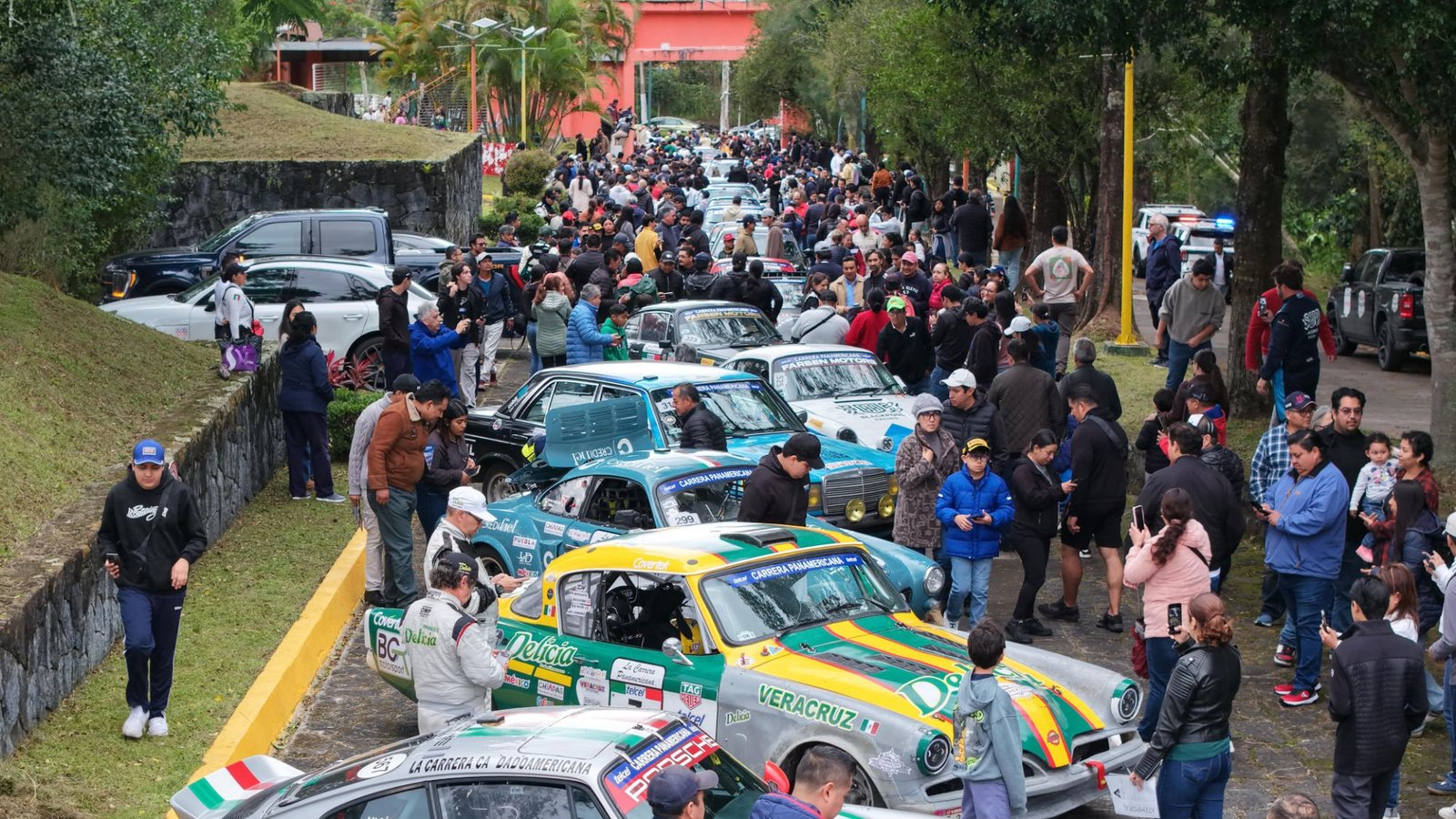 Carrera Panamericana continúa su recorrido este sábado en Xalapa; pilotos de 12 países