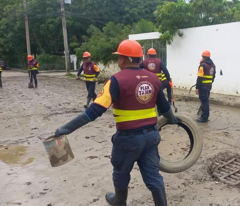 Gobierno estatal atienden recuperación de viviendas afectadas por lluvias en Álamo