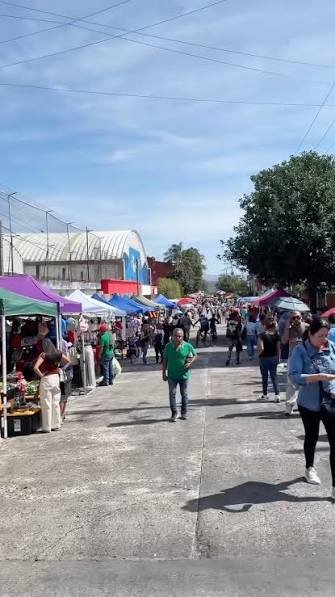 Unión de Vendedores Fijos de Xalapa prohíbe la instalación de más comerciantes informales en tianguis de Autozone