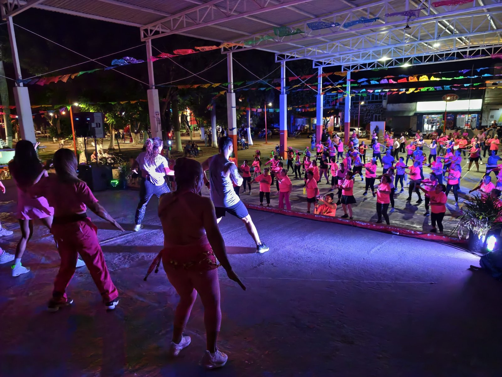 Continúa el baile en pro de la salud en Úrsulo Galván; realizan Zumbatón en Cempoala