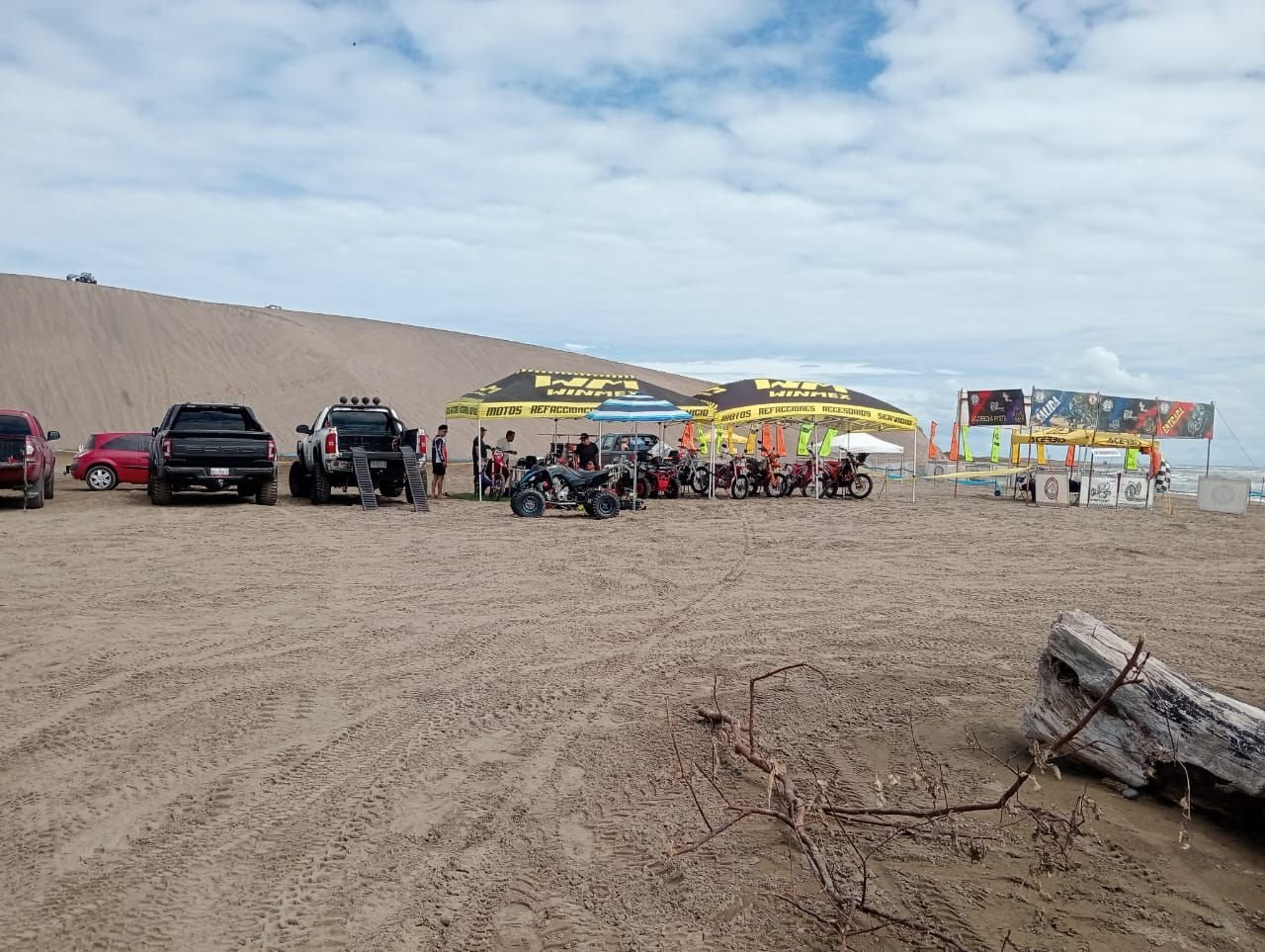 Realizarán Campeonato de motos y razer “Sierras Poblanas” en Dunas de Chachalacas este fin de semana
